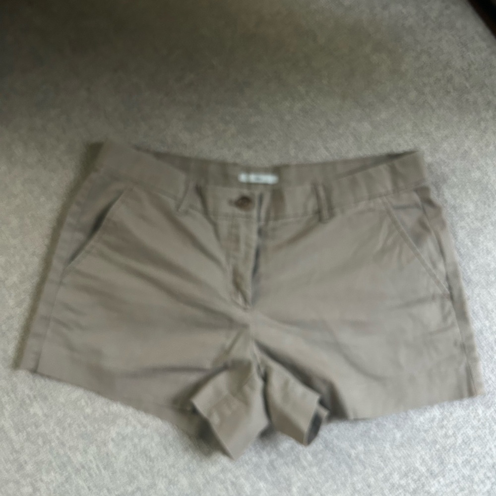 GAP Women's Khaki Cargo Shorts